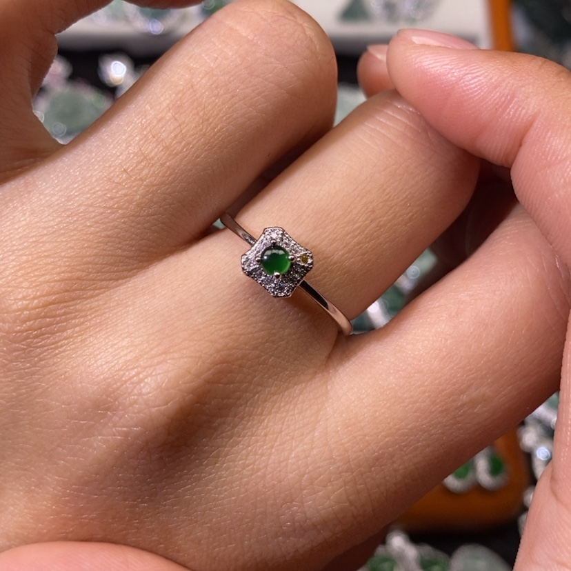 【闪购商品】翡翠颈饰未镶嵌天然