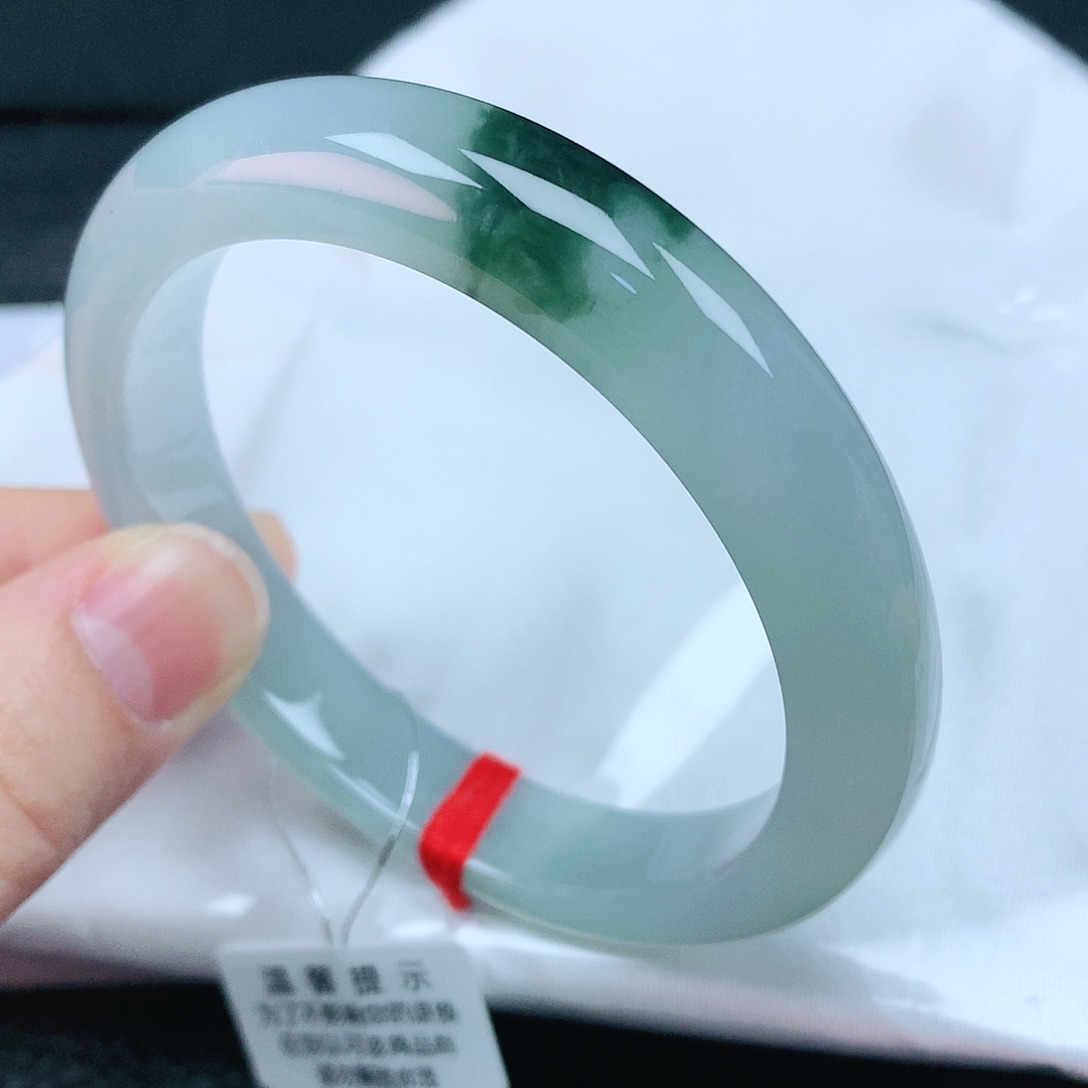 翡翠手镯未镶嵌55.9圈