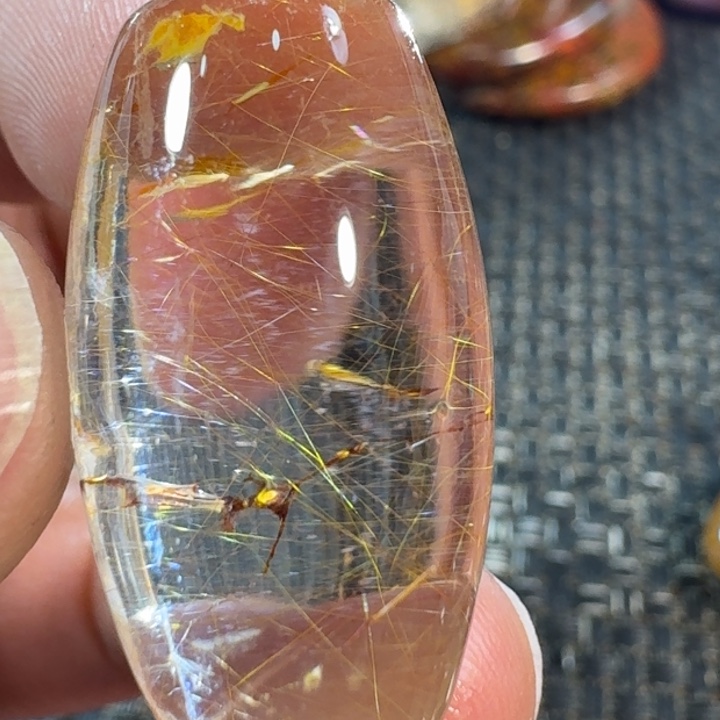 水晶颈饰未镶嵌R****?我们