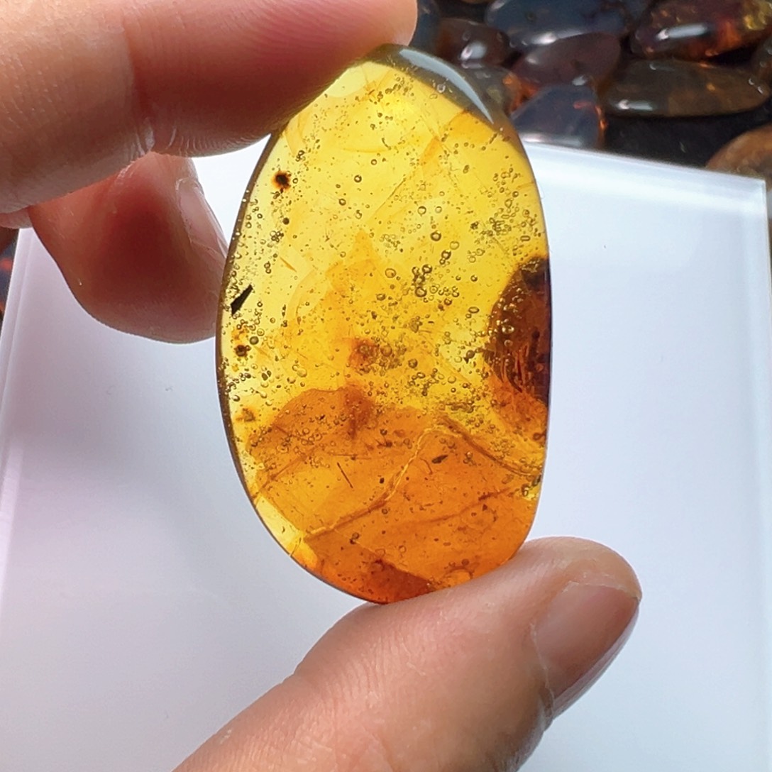 未镶嵌琥珀裸石吊坠