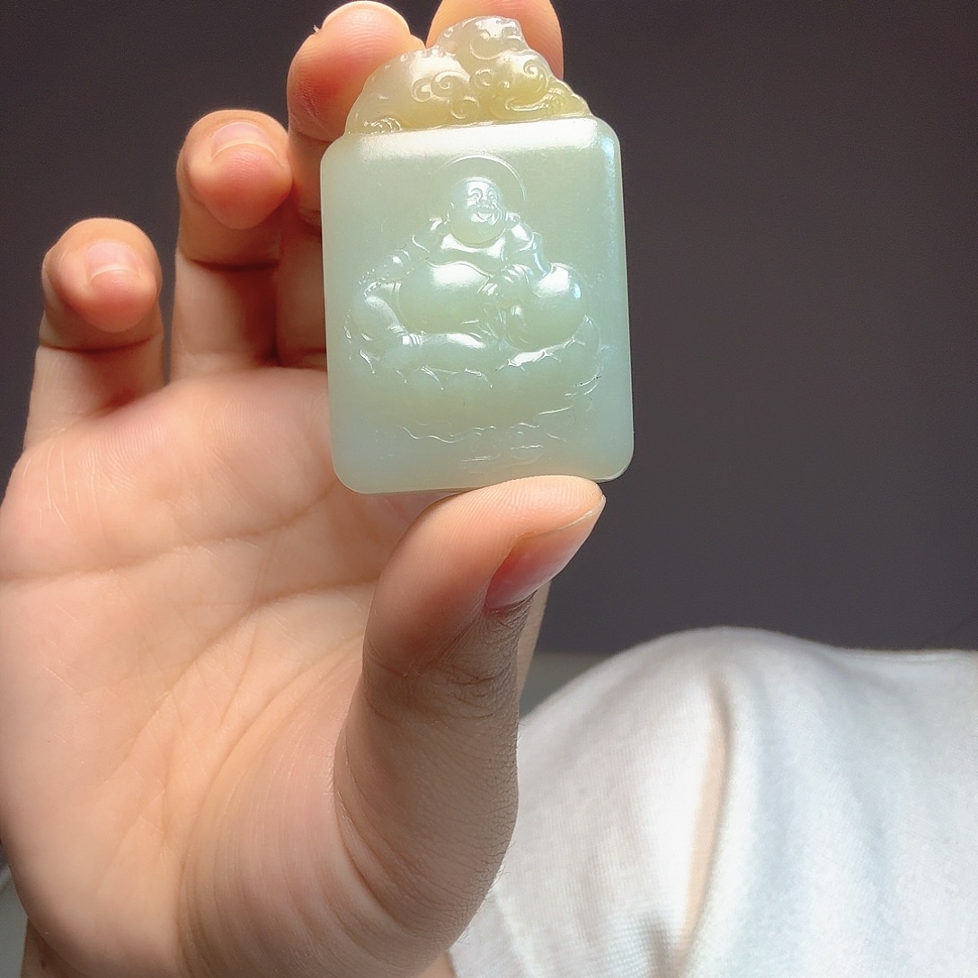 ****）和田玉（糖玉）未镶嵌颈饰