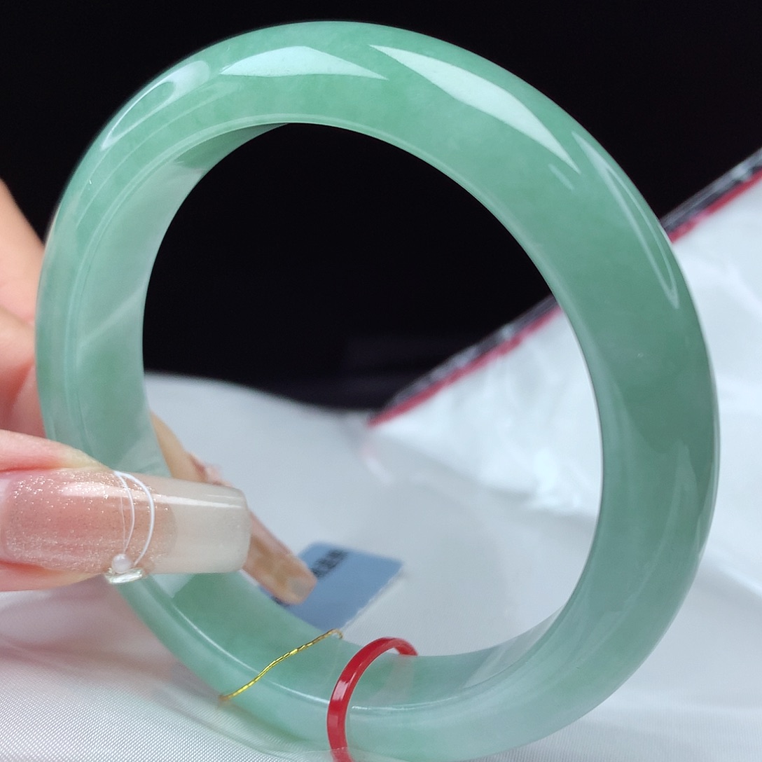 翡翠手镯未镶嵌56圈3937