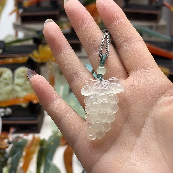 蛇纹石玉岫玉挂坠未镶嵌