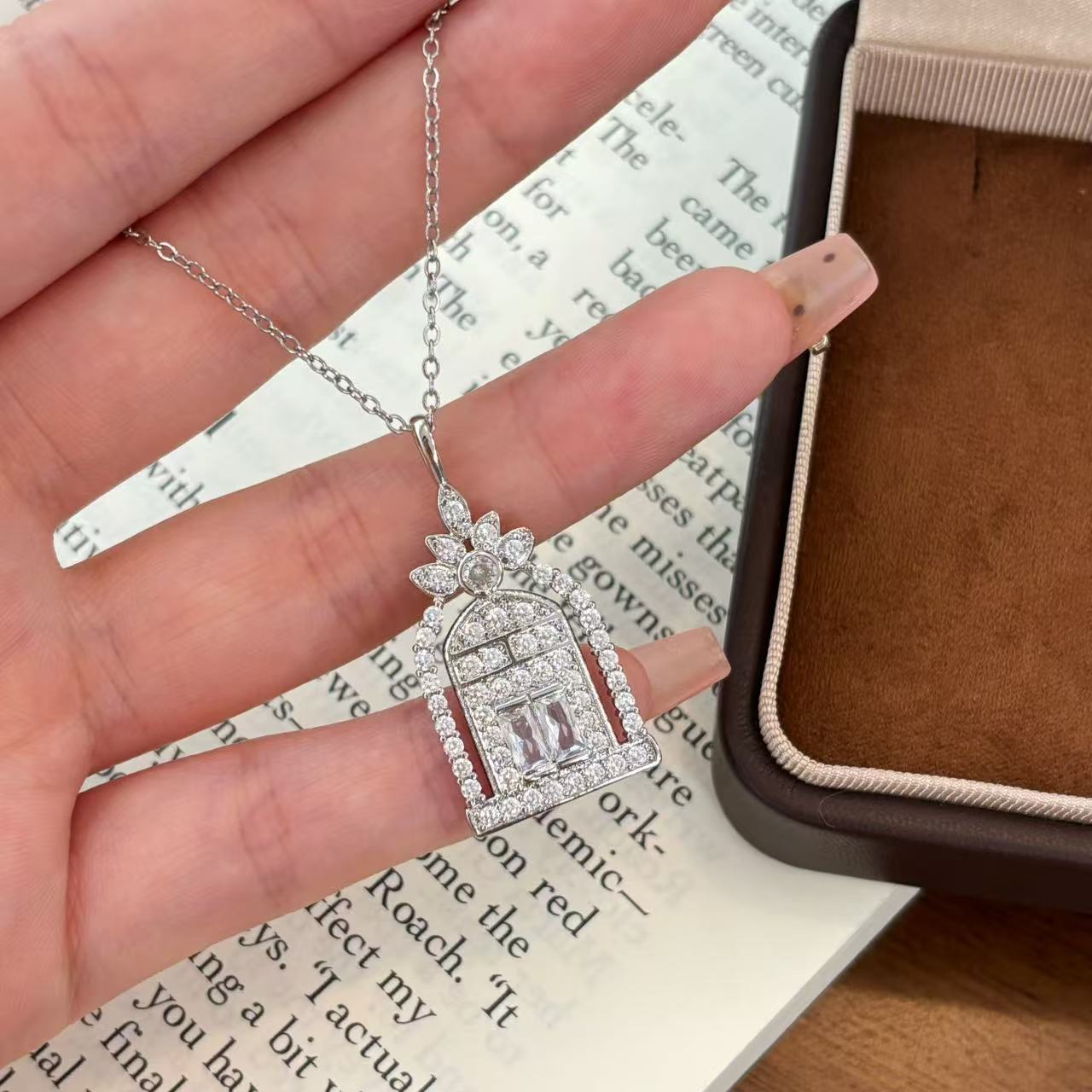 柯柒 钛钢项链 满钻幸福之门项链女轻奢小众时尚高级设计感锁骨链