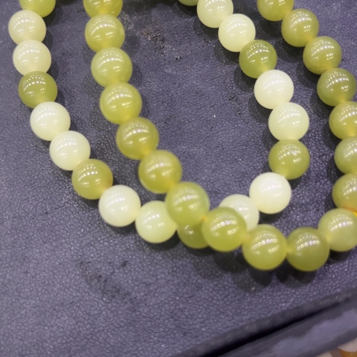 低***4和田玉未镶嵌颈饰