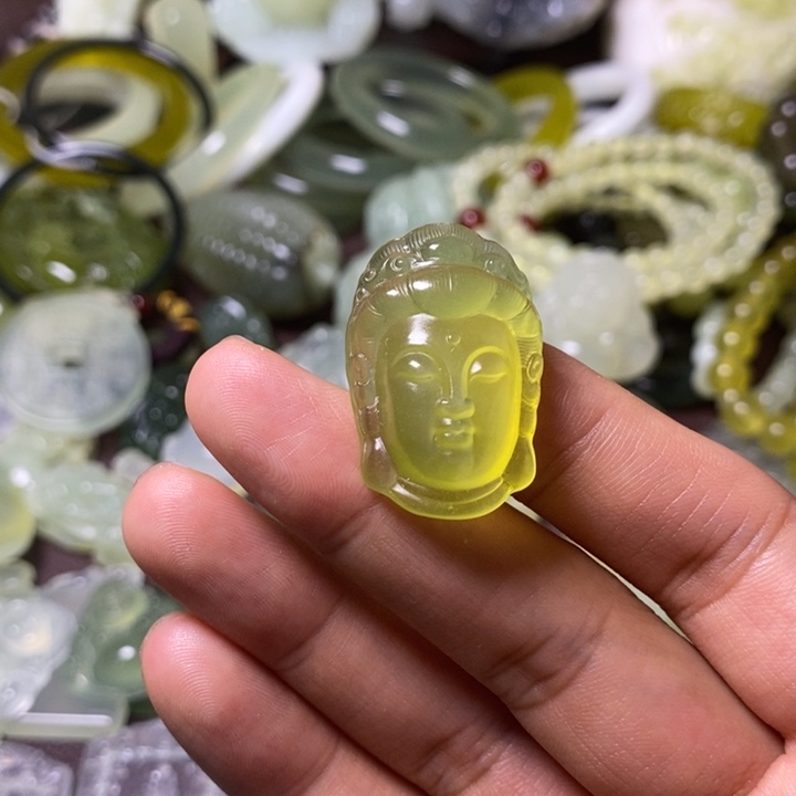 岫玉岫玉颈饰未镶嵌