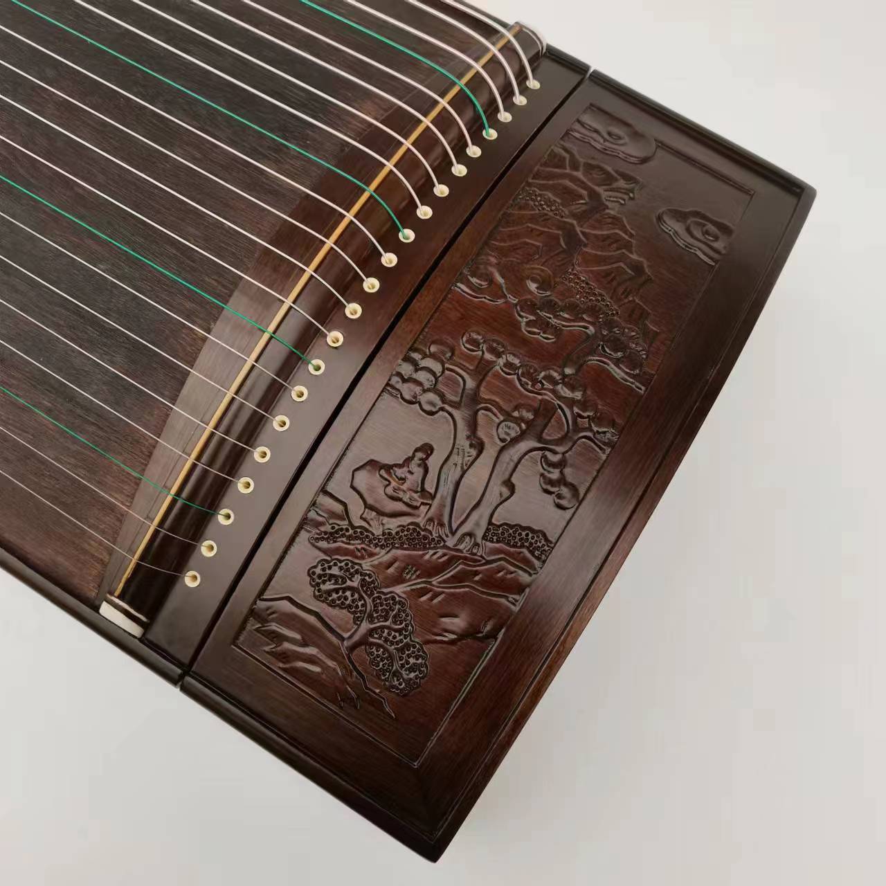 1米63专业古筝考级演奏。