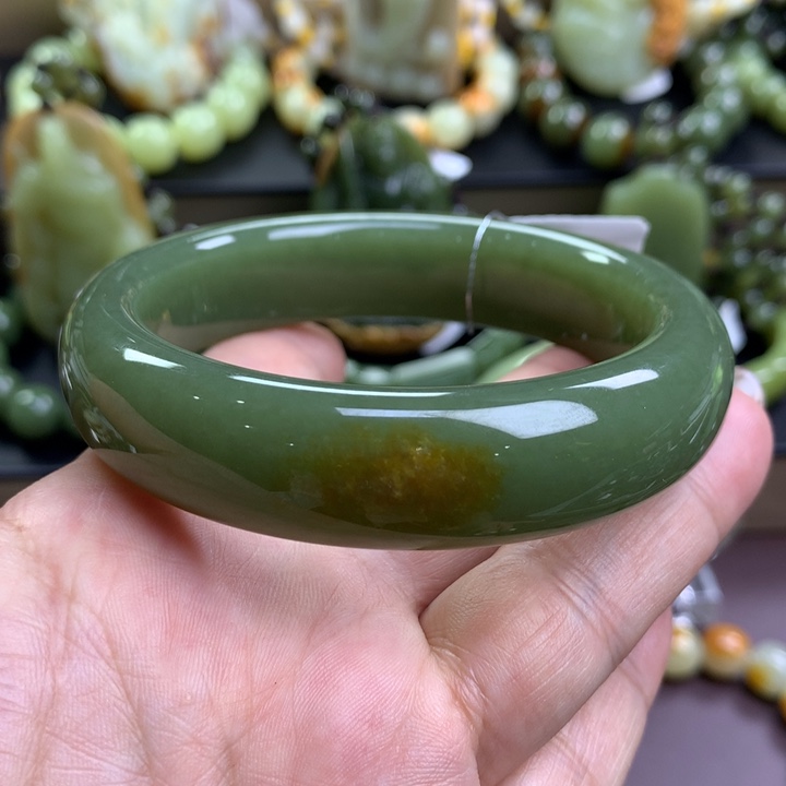 紫***然未镶嵌手镯透闪石质玉
