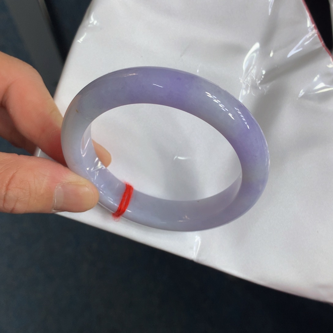 翡翠手镯未镶嵌翡翠