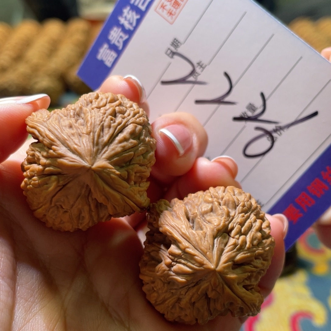 想***塞把件核桃36左右竖拉丝涿鹿红皮南将石