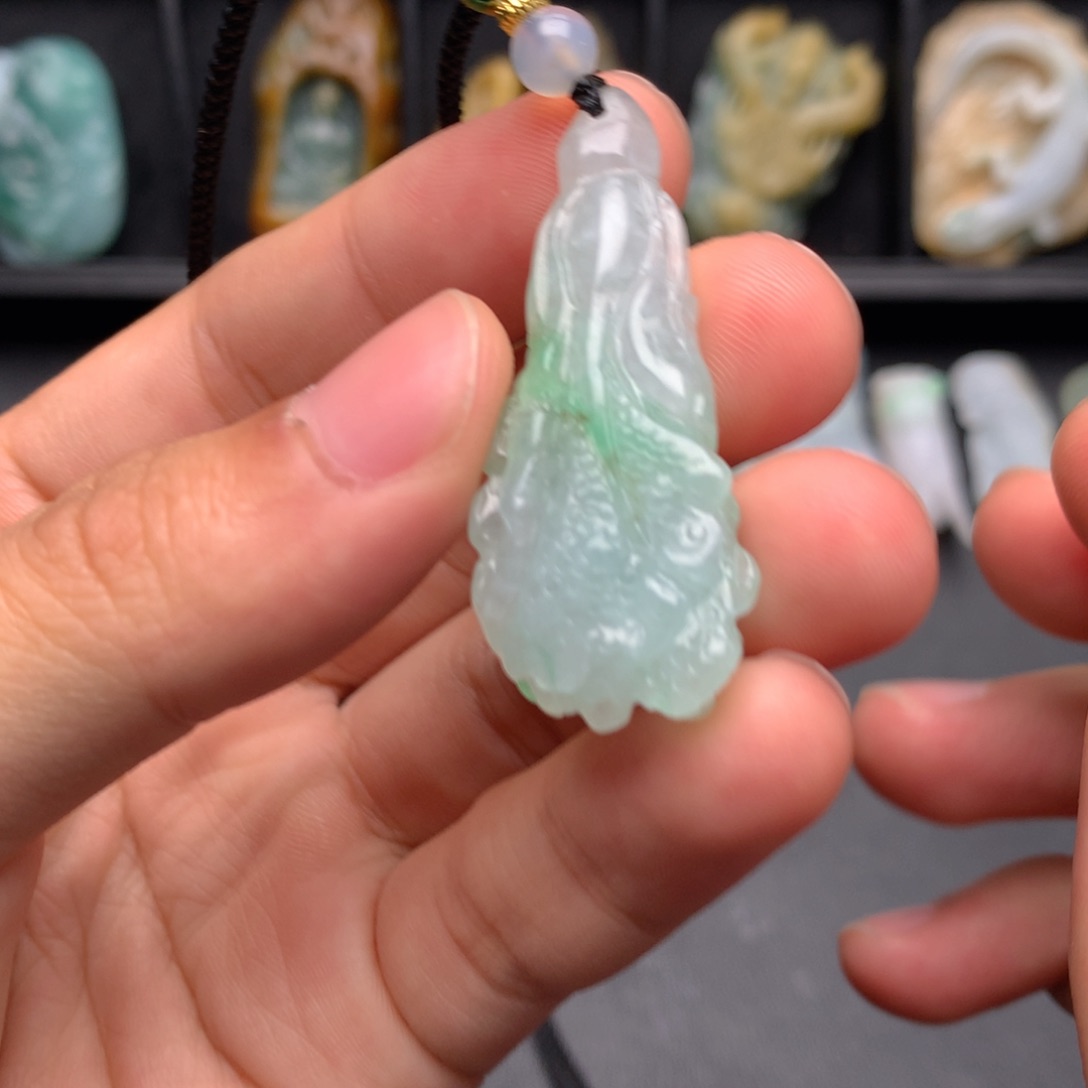 翡翠颈饰未镶嵌翡翠
