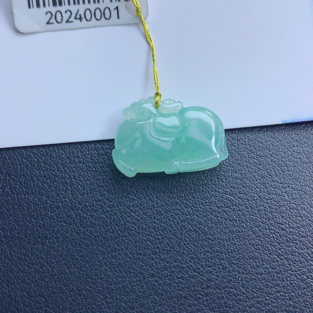 翡翠颈饰未镶嵌唐马