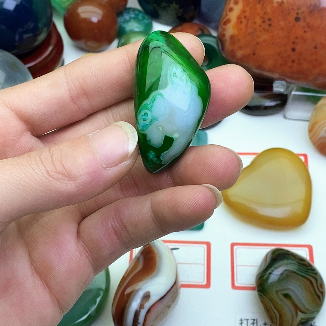 玛瑙/玉髓未镶嵌珠宝奇石