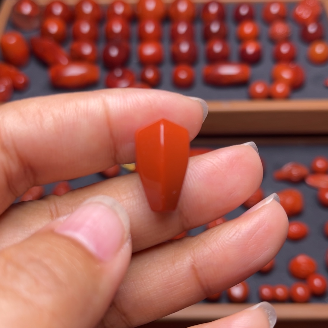 南红玛瑙配饰未镶嵌鲨鱼呗三通卡10.6mm