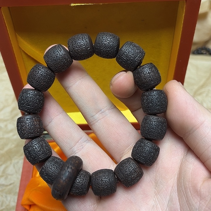 大叶紫檀（黑酸枝木类）