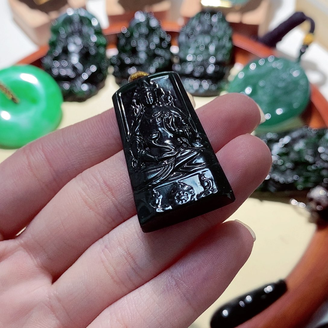 翡翠挂件未镶嵌翡翠a