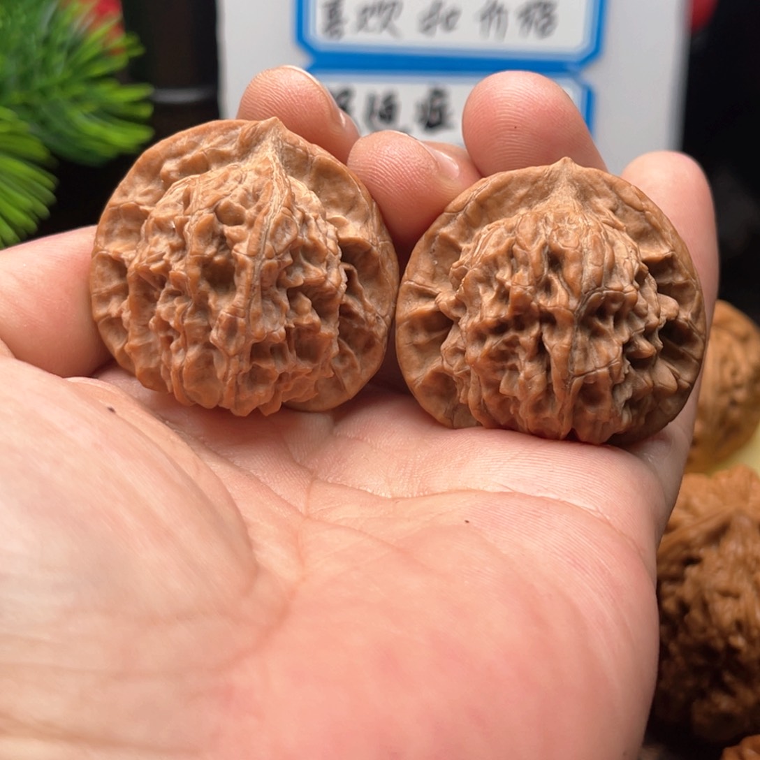 文玩核桃吊坠38野生雀舌