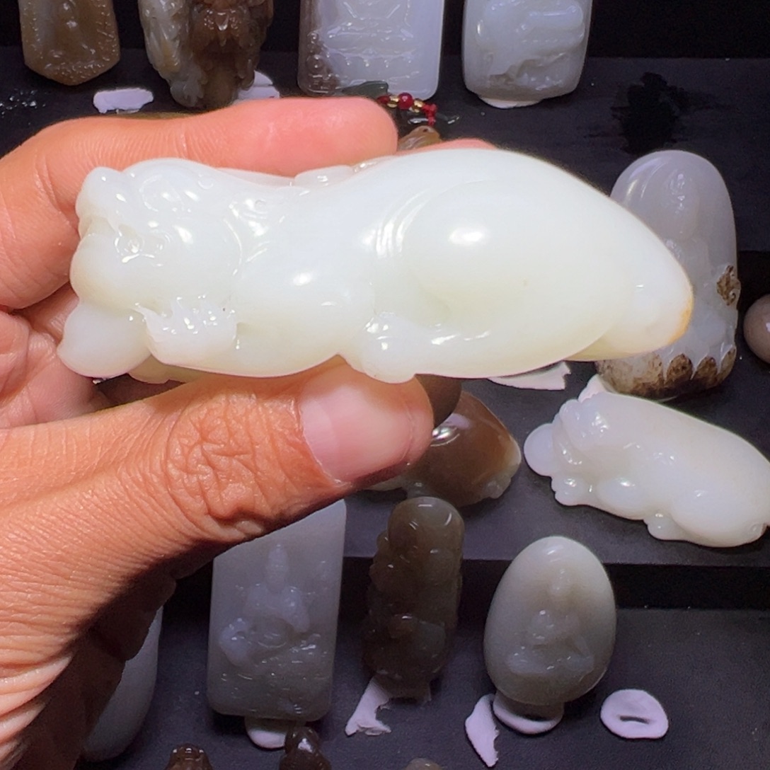 升***修和田玉未镶嵌颈饰