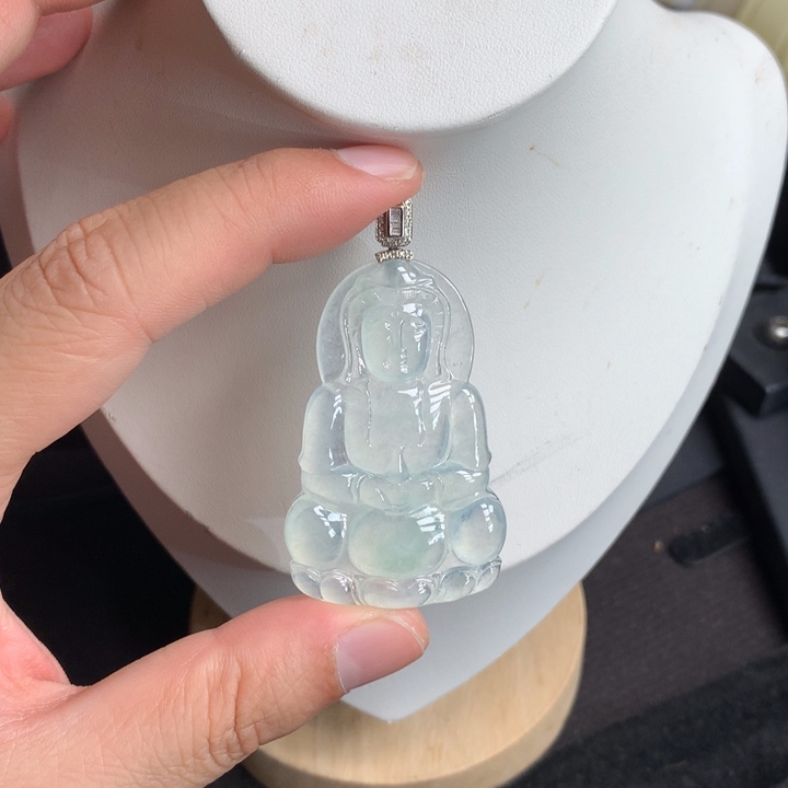 翡翠吊坠(不含链)18K金镶嵌