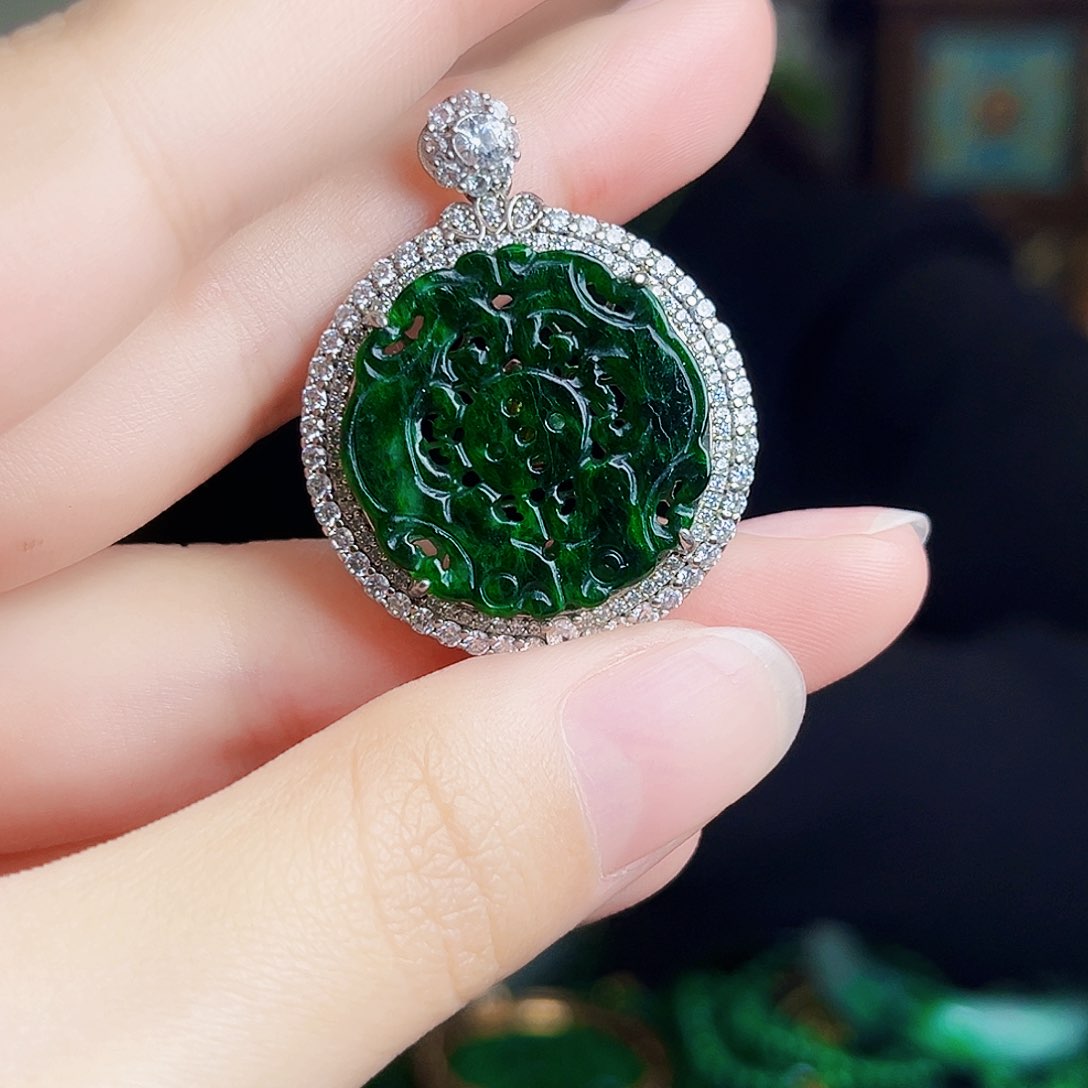 颈饰银S925镶嵌翡翠多样性