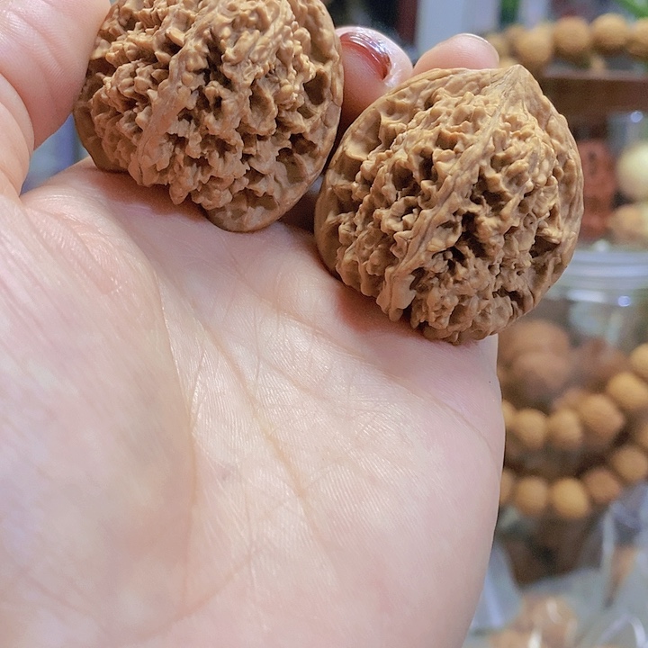 【闪购商品】文玩核桃把件38.5满天星油