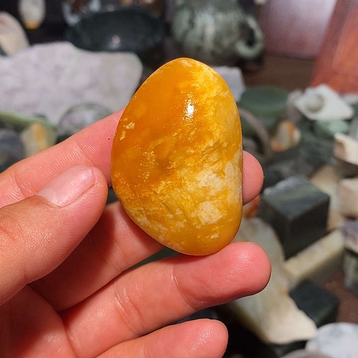 透闪石质玉未镶嵌珠宝奇石