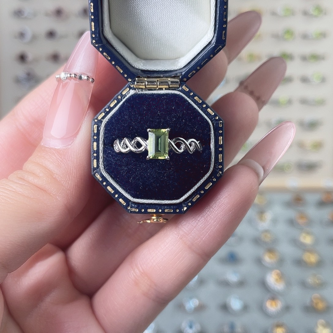 橄榄石戒指银S925镶嵌祖母切戒指