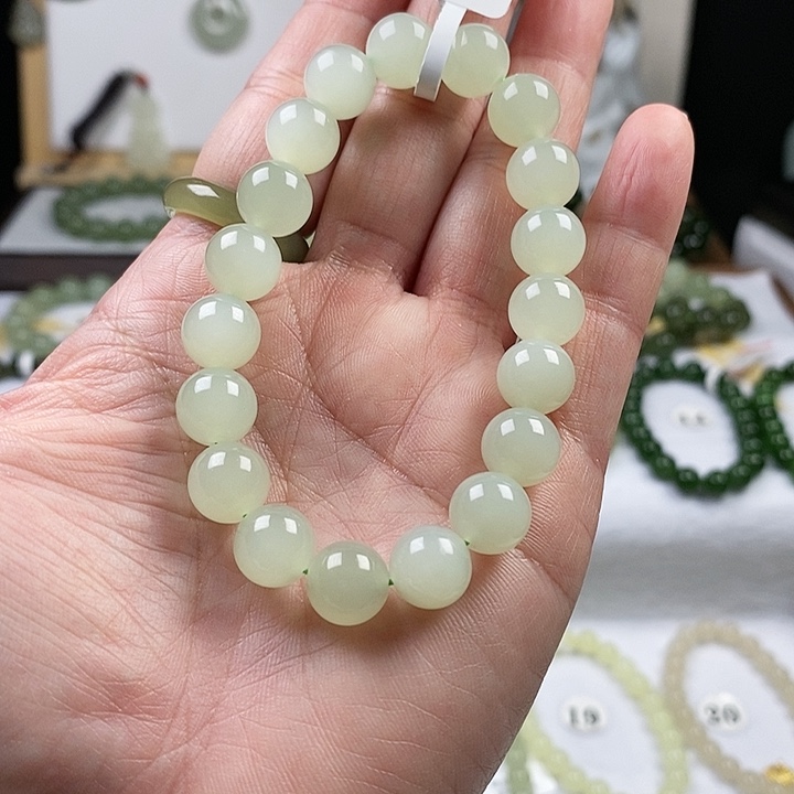 和田玉手串未镶嵌还**多10mm