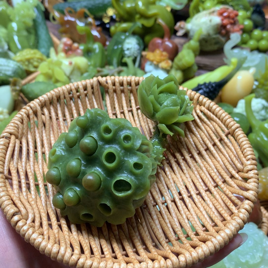 蛇纹石玉摆件未镶嵌嫂****重