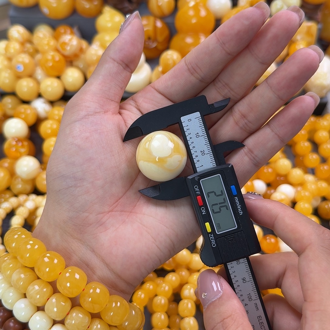 蜜蜡未镶嵌珠宝奇石