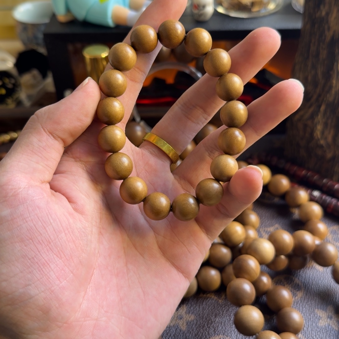檀香木手串/手链1.2圆珠顺纹奶香