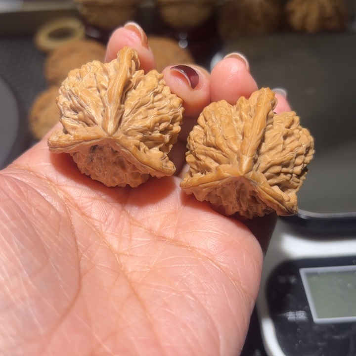 把件文玩核桃36无修盘山正奔三棱