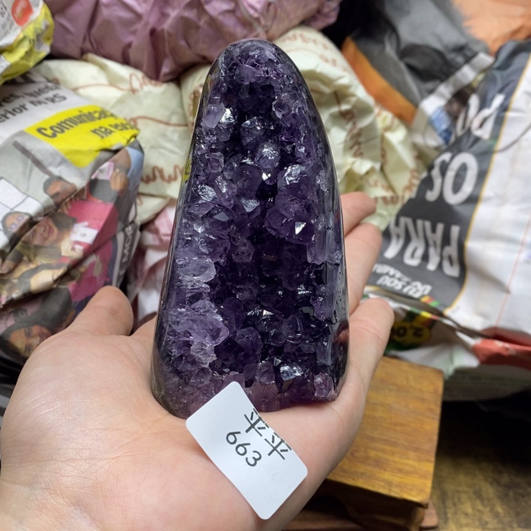 紫晶乌拉圭未镶嵌