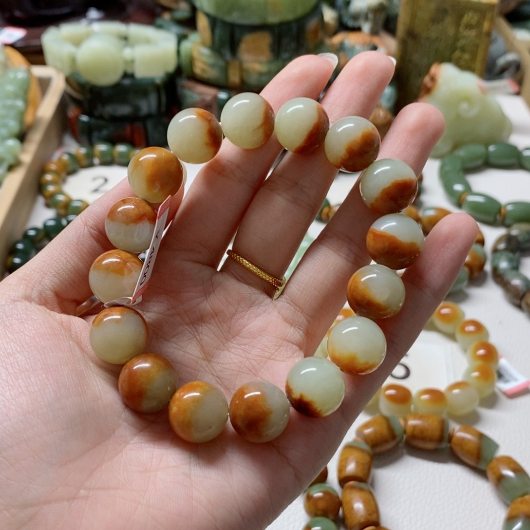 透闪石质玉手串未镶嵌君***玉