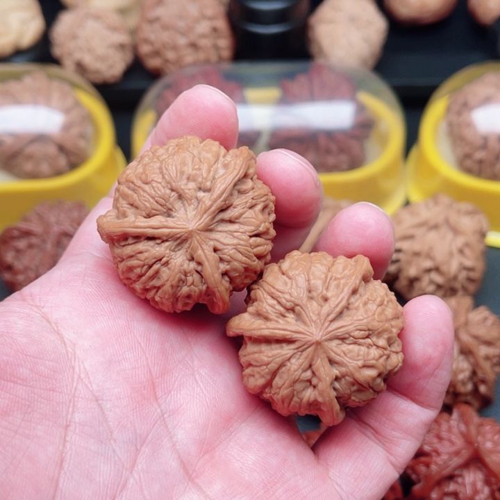 文玩核桃把件狐*森雨花石三棱37×36×36