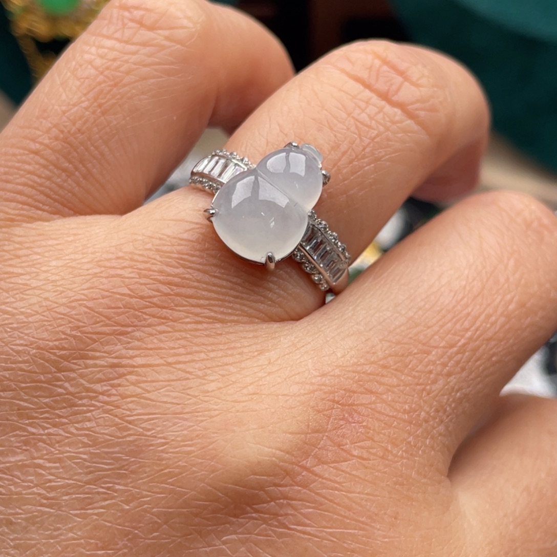 伊***伊翡翠银S925镶嵌吊坠(不含链)