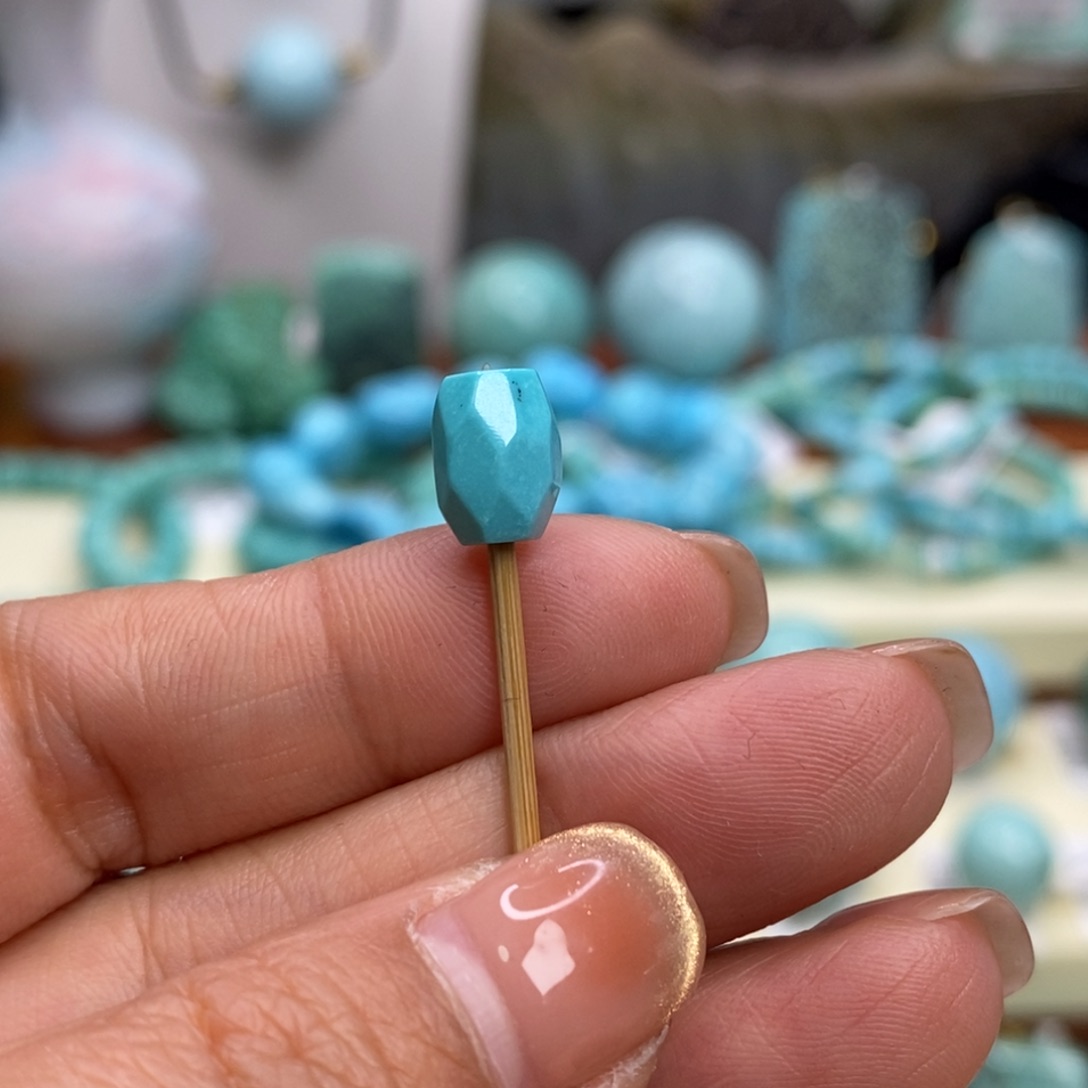 绿松石未镶嵌珠宝奇石6.6×8.5