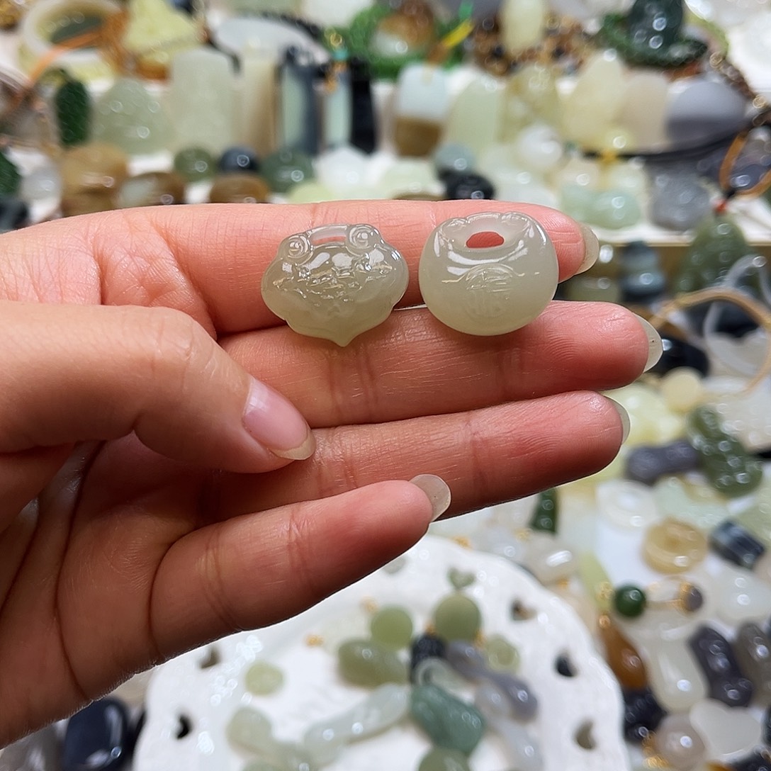 龙***和田玉未镶嵌吊坠(赠链)