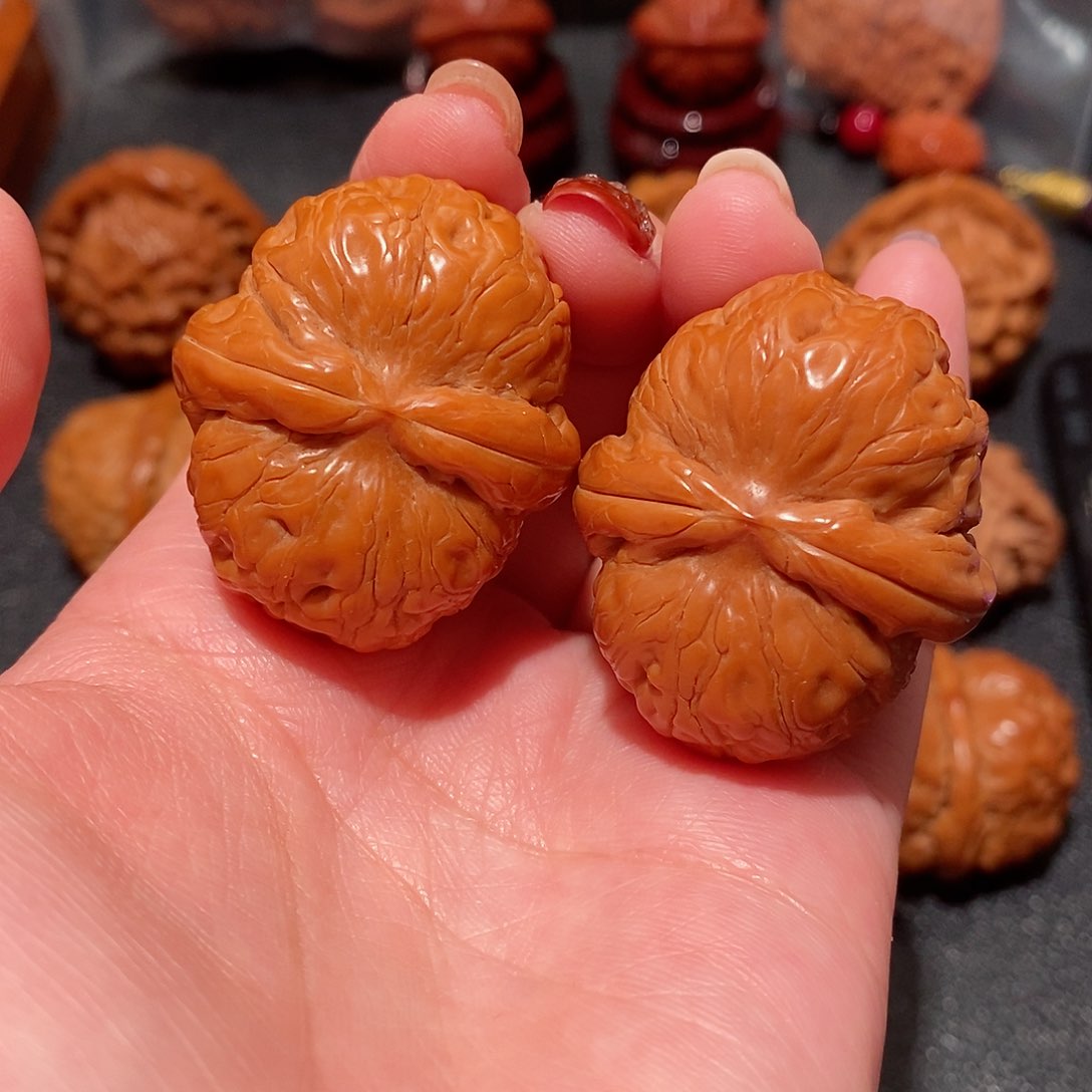 文玩核桃吊坠元宝