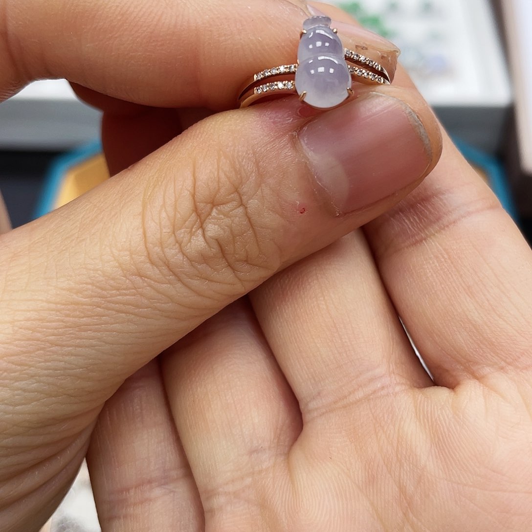 【闪购商品】颈饰18K金镶嵌翡翠