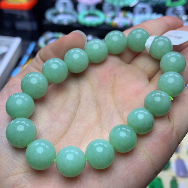 翡翠手链未镶嵌翡翠