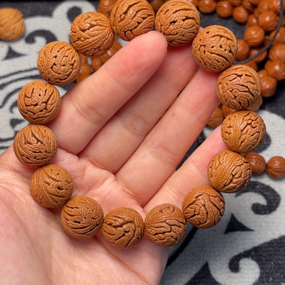 桃核手串龙纹绣球16