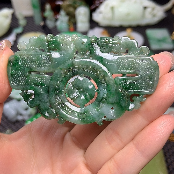 翡翠未镶嵌挂件清