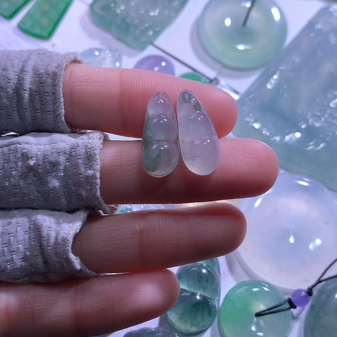 颈饰未镶嵌翡翠一对