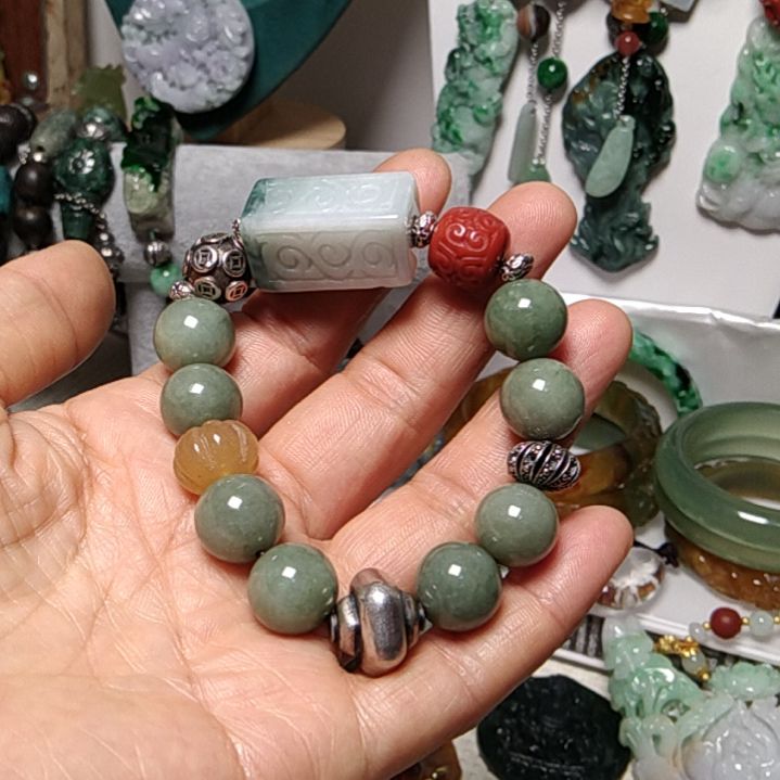 蛇纹石玉吊坠未镶嵌