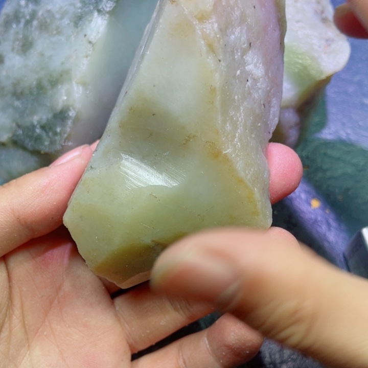 和田玉未镶嵌珠宝半成品