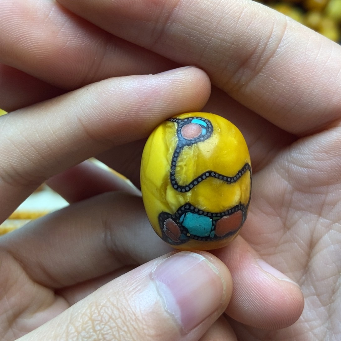 蜜蜡未镶嵌珠宝奇石