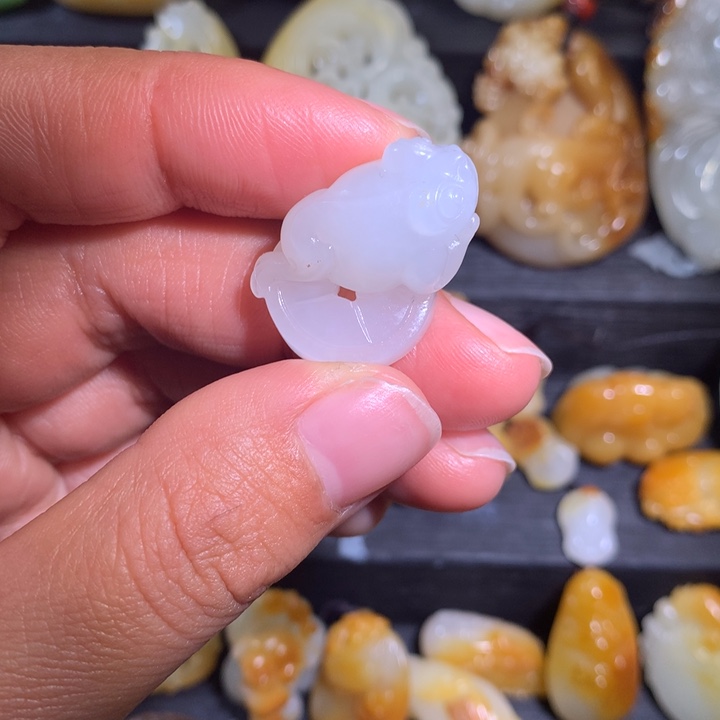 和田玉颈饰未镶嵌