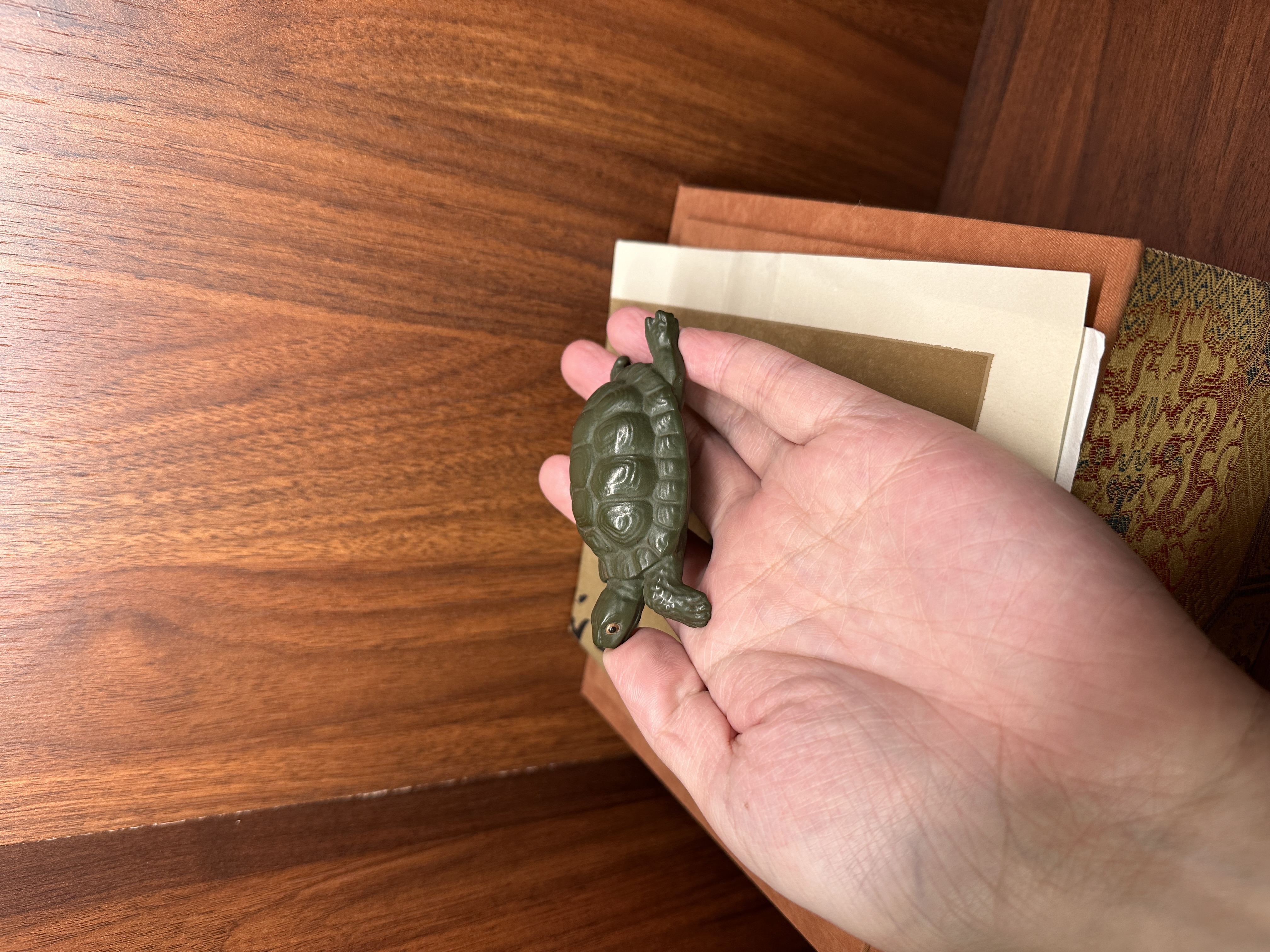 紫砂绿泥拇指龟茶宠创意茶桌摆件茶玩长8宽5高3