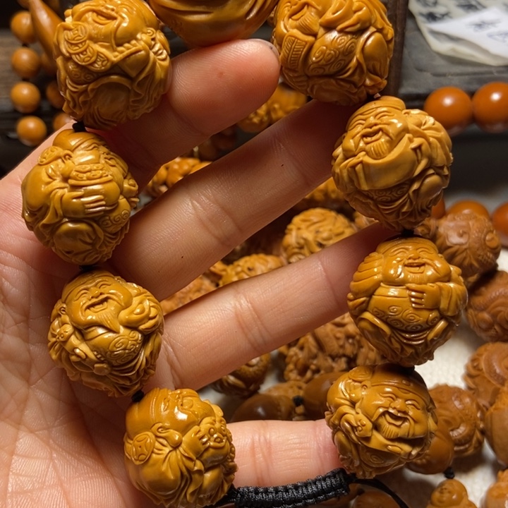 【闪购商品】橄榄核手串/手链我****Z八方财神